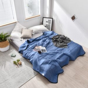Too Hot to Sleep? Holmec™ Blanket - Stay Cool All Night
