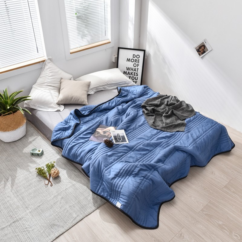 Too Hot to Sleep? Holmec™ Blanket - Stay Cool All Night
